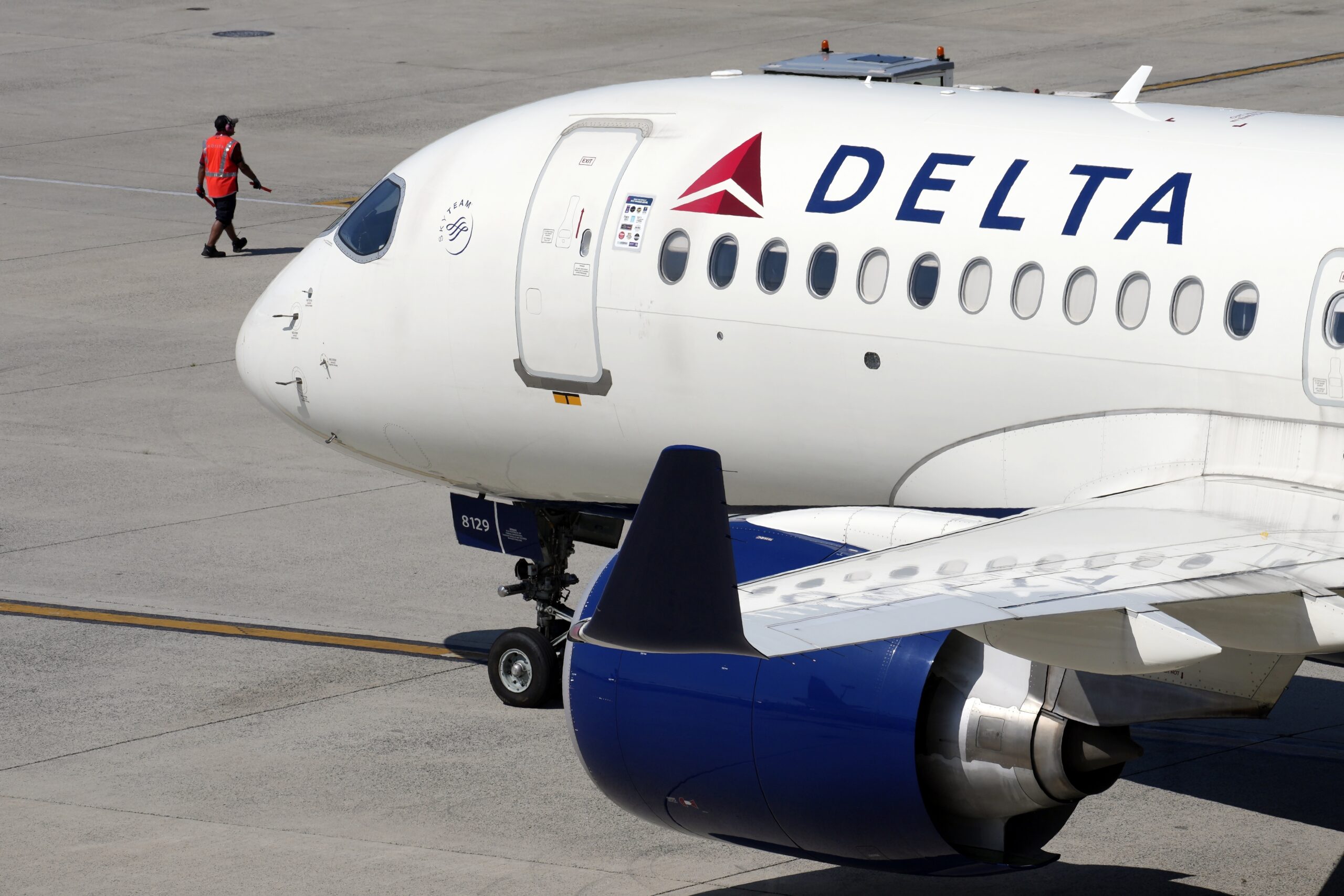 Delta Flight DL275 Diverted LAX